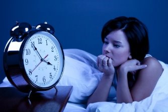 Va treziti in fiecare noapte intre orele 3 si 5? Ar putea fi un semn al trezirii spirituale! Iata si explicatiile pentru insomniile celorlalte ore din noapte!